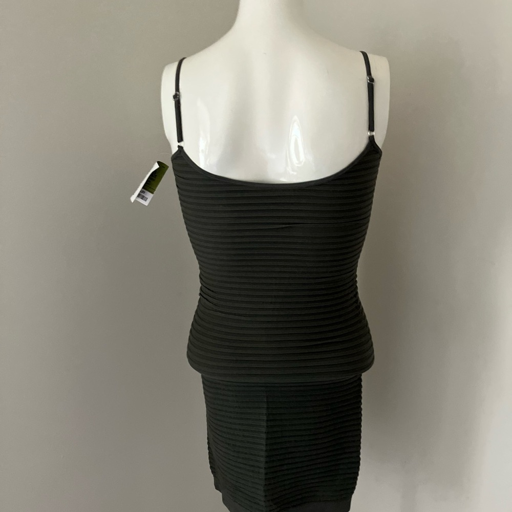 Long Tank Top - Picture 2 of 3